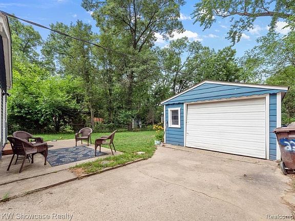 3rd image of 2394 Archdale