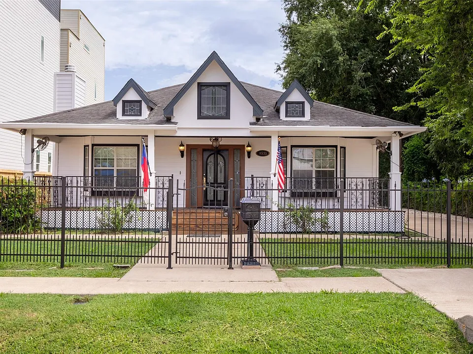 1535 W 25th St