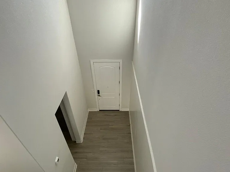 925 Bergenia St — Photo 23