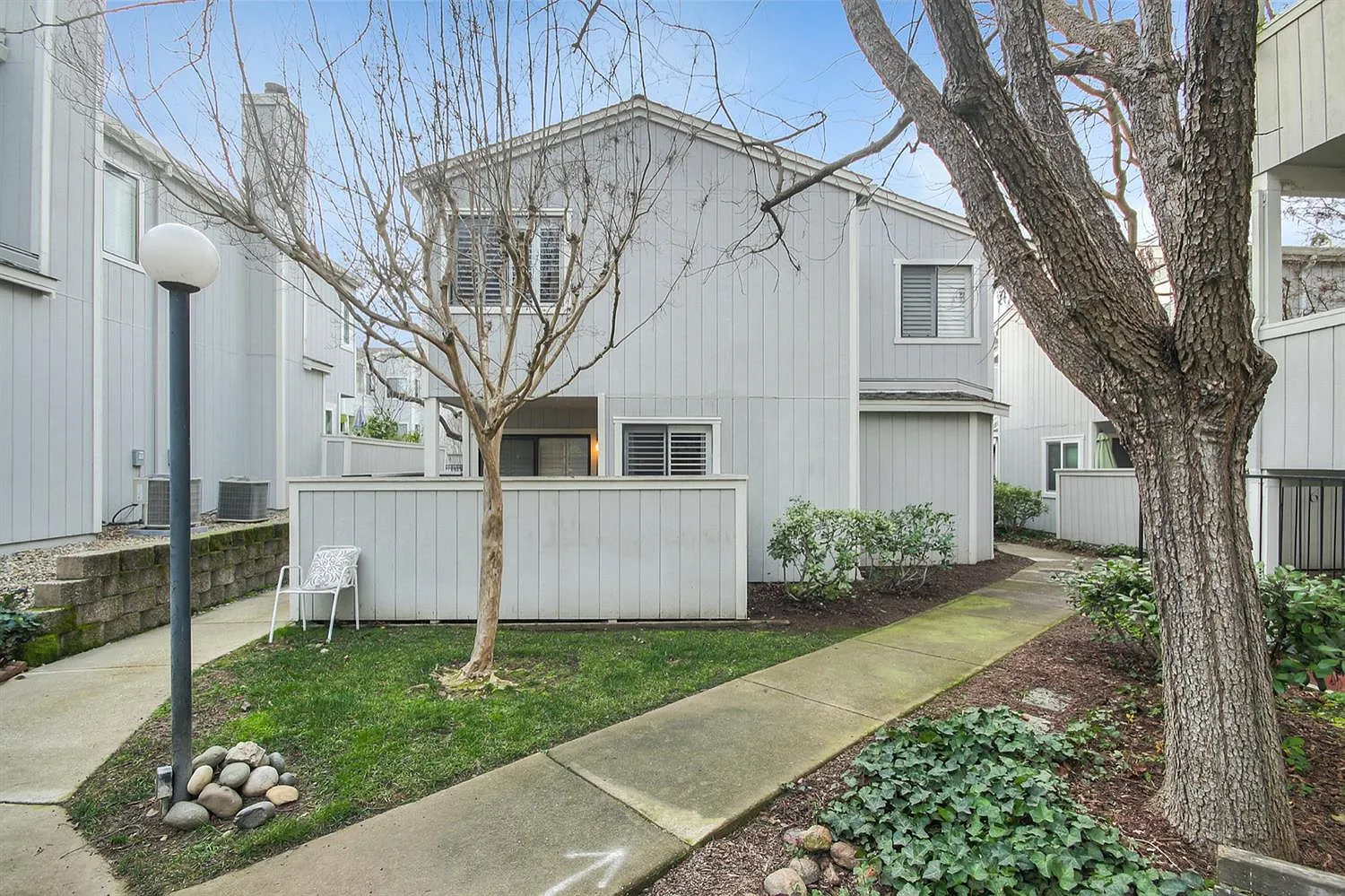 1150 Maywood Ln photo 1