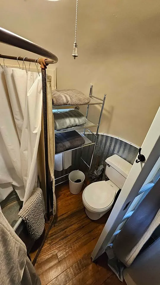 1 bed, 250 sqft, $900 — Photo 3