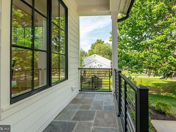 4th image of 1800 Monza Rd
