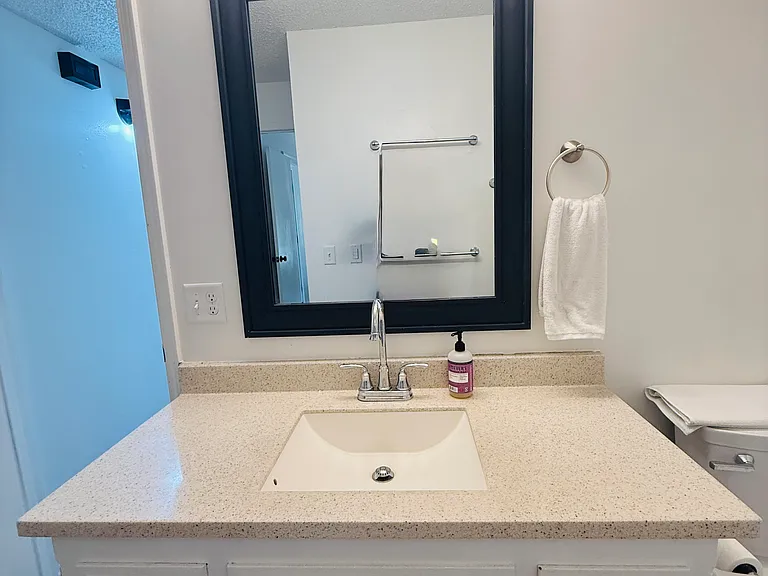 4 Chandler Ln — Photo 32