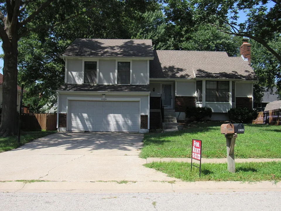 1928 E Sleepy Hollow Dr