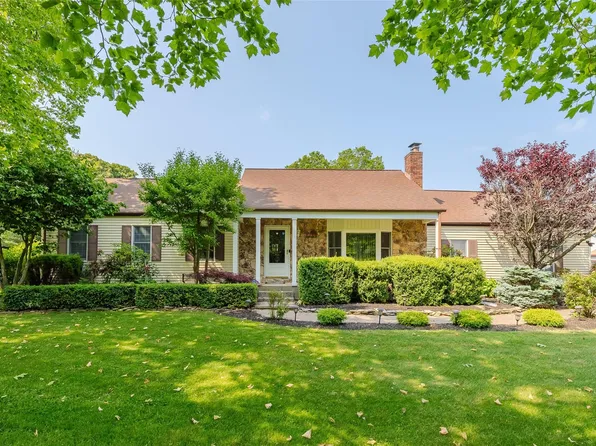 6024 N Country Road, Wading River, NY 11792