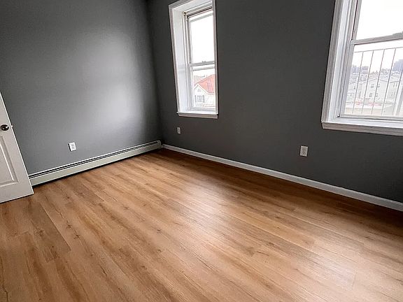 5th image of 12 Grant Ave #13A