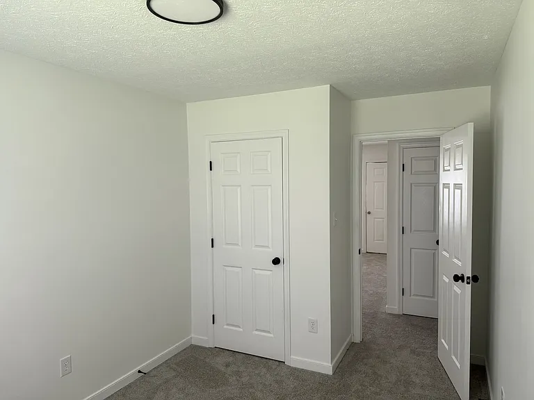 218 N Mapleleaf Ave — Photo 4