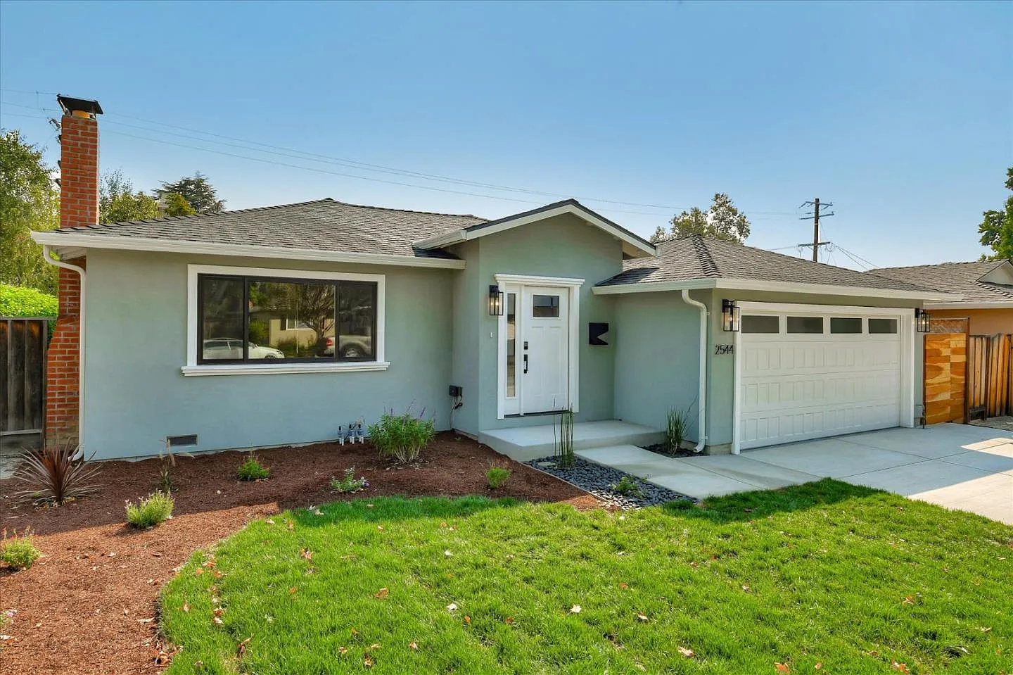 2544 Tioga Way photo 1