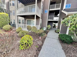 207 Blew Ct, East Brunswick, NJ 08816