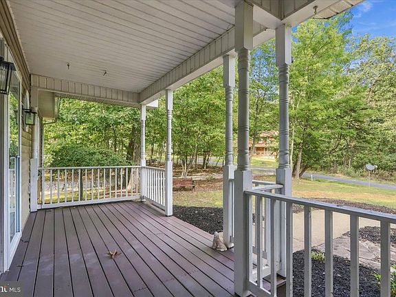 4th image of 303 Overlook Dr