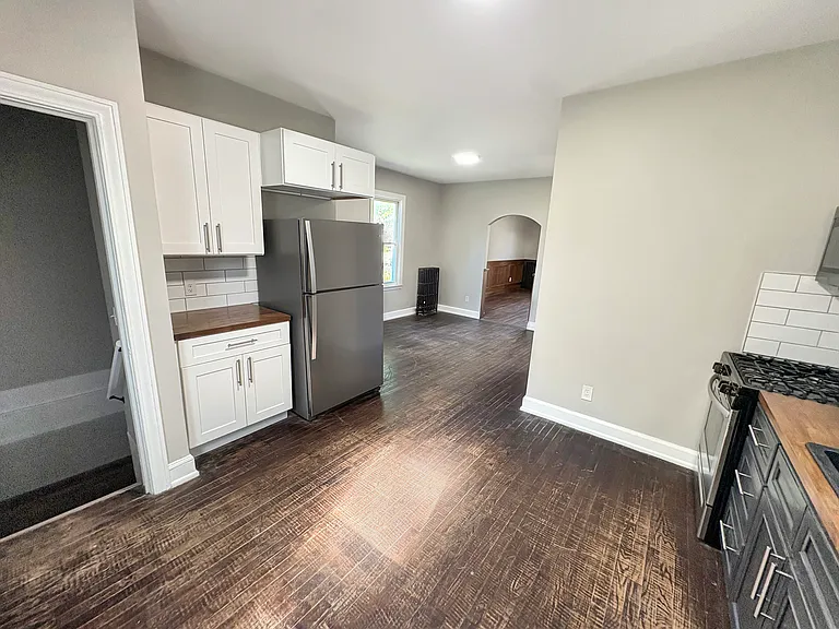 21332 Beechwood Ave — Photo 10