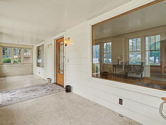 4th image of 116 W Wheaton Ave