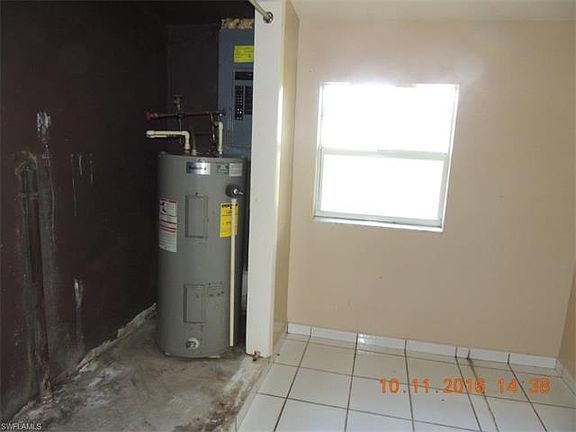 5th image of 599 Avenue N SW