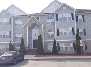 4701H Pennoak Dr, Greensboro, NC 27407