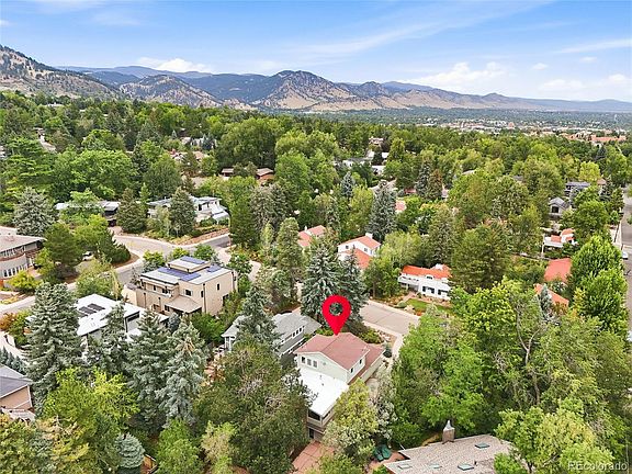 3rd image of 1550 Bluebell Avenue
