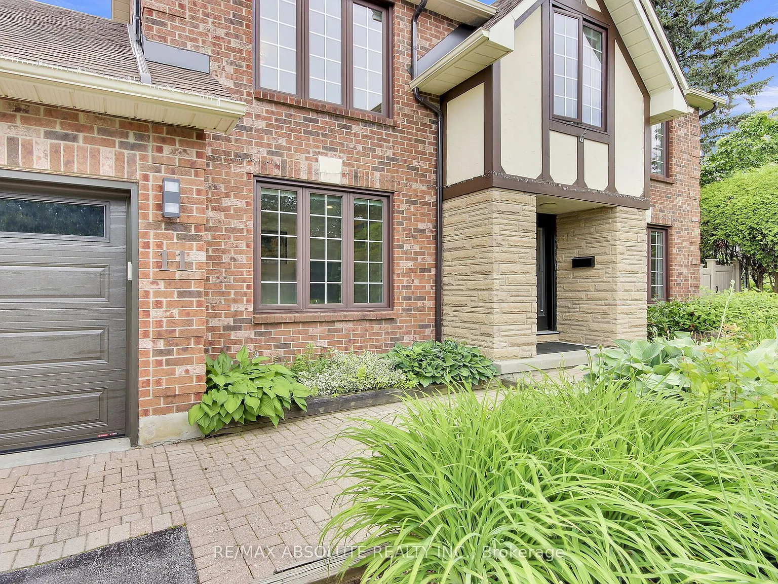 4 bed, $5,400 — Photo 2