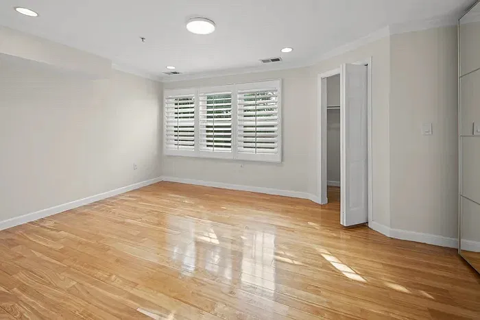 2 bed, 834 sqft, $2,150 — Photo 4