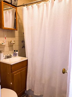 Rented by Veracity NYC LLC | media 33