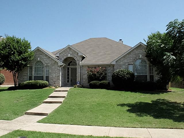 1st image of 3814 Warwick Ln