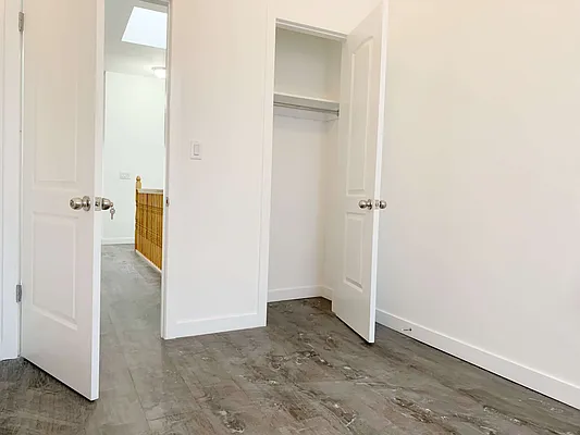 Rented by Compass | media 25