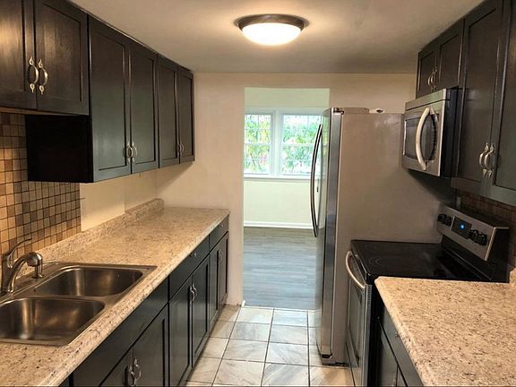 4th image of 2918 Buell Ct
