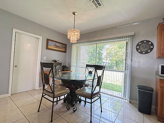 5th image of 519 W El Paso Avenue