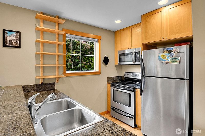 4th image of 5252 12th Avenue NE #A