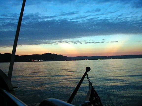 1 mile to Hudson river