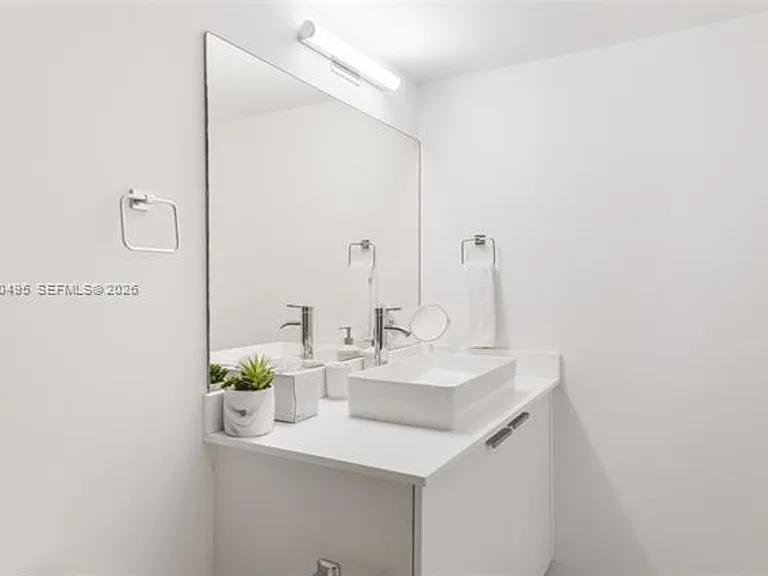 16699 Collins Ave #CU-2004 — Photo 19
