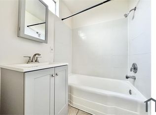 5059 W 20th St #1, Los Angeles, CA 90016