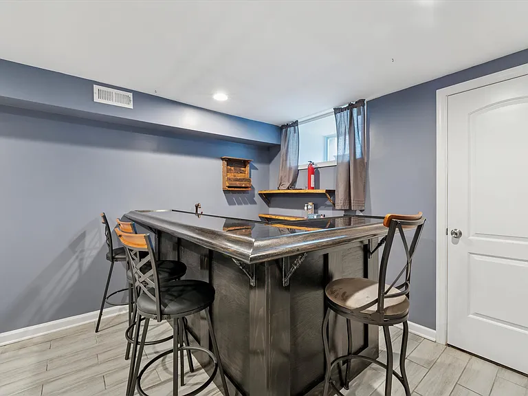 2809 W Jefferson St — Photo 14
