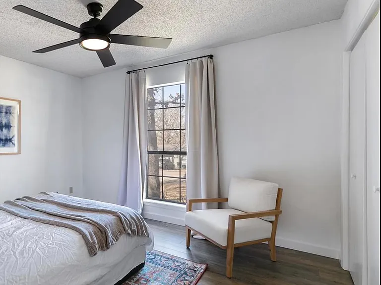 1669 W Cedar St — Photo 15