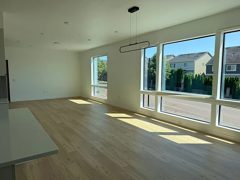 Abbey Creek Square Luxury Apartments — Photo 42