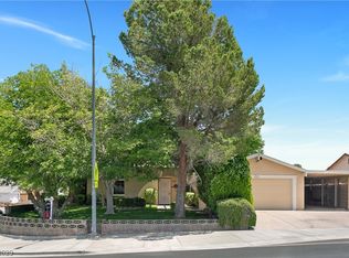 729 Greenway Rd, Henderson, NV 89002