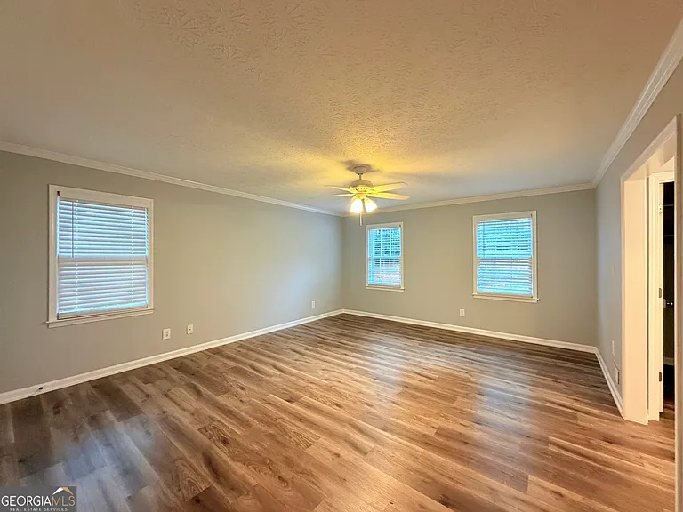 315 Hardscrabble Rd — Photo 4