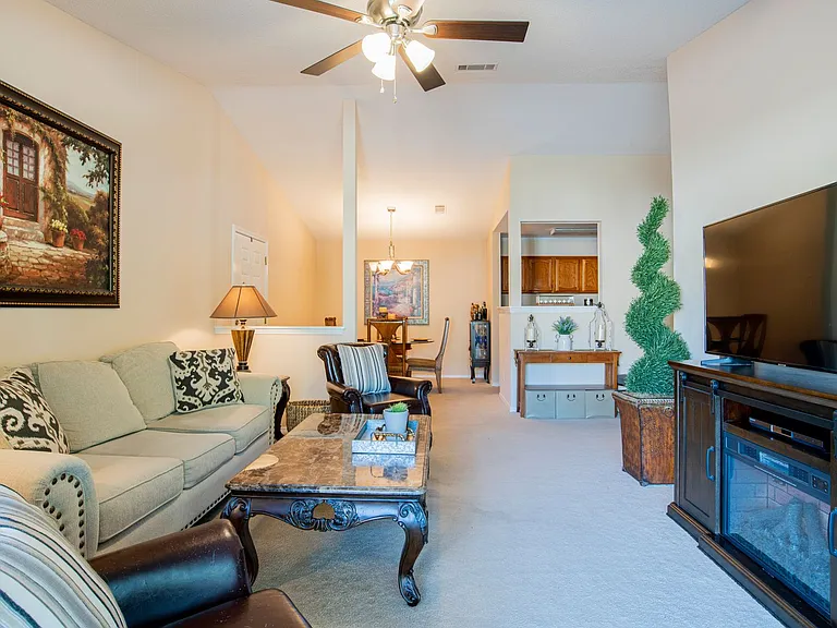 7171 N 9th Ave #D6 — Photo 5