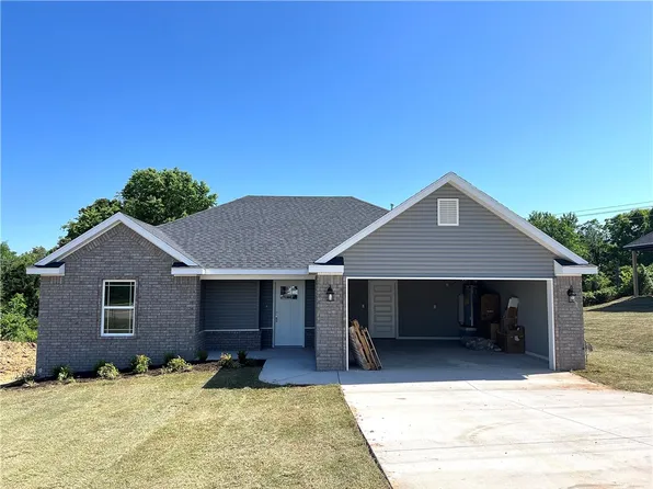 236 Presley Loop, Huntsville, AR 72740