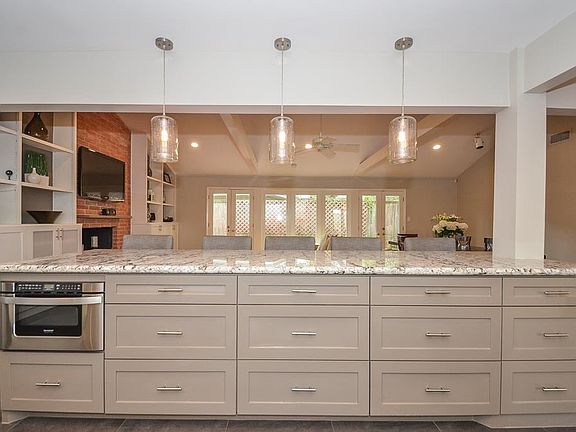 5th image of 1703 Briarpark Dr