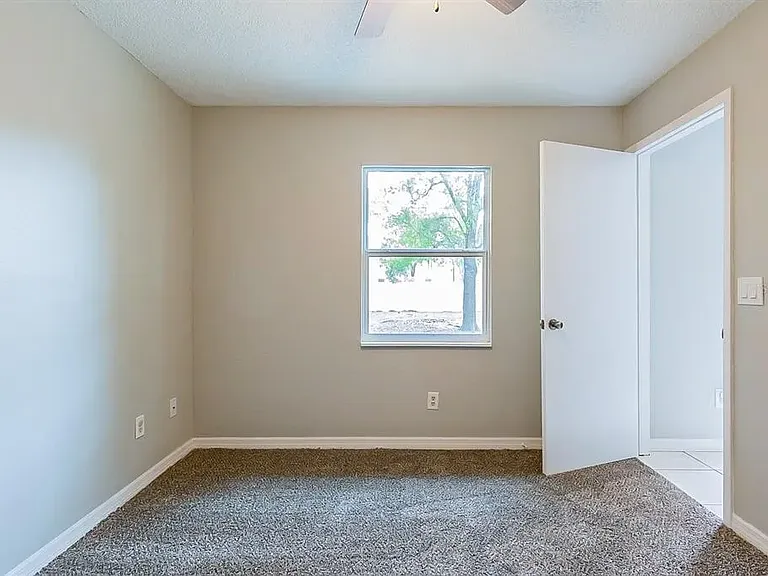 1841 Beachway Ln — Photo 8
