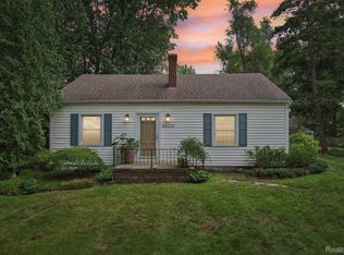 23221 Mary St, Taylor, MI 48180