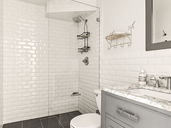 5th image of 360 Washington Ave #1F