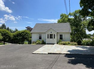 33 Cognewaugh Rd, Cos Cob, CT 06807