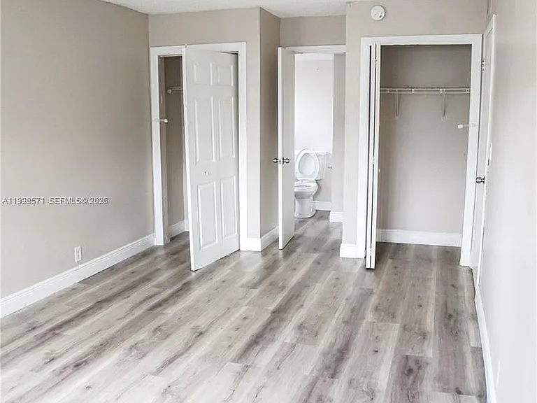 4240 Woodside Dr — Photo 18