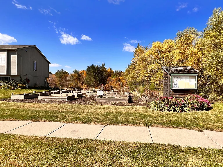 7413 Potter St — Photo 34