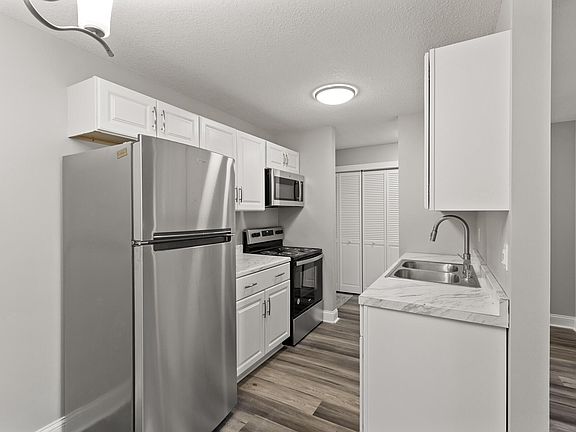 4th image of 2616 Harriet Ave APT 111