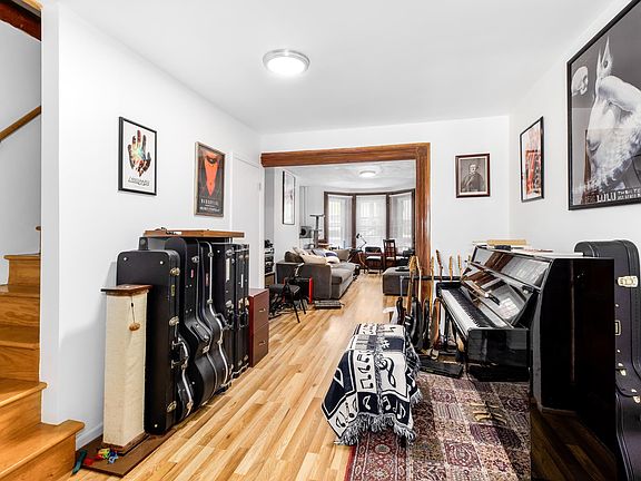 4th image of 1328 Jefferson Ave