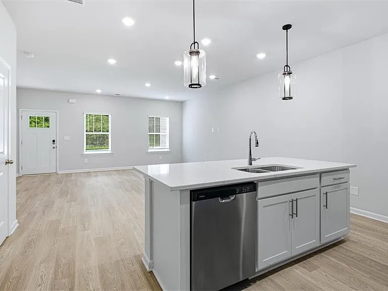 2238 Ashton Dr — Photo 11