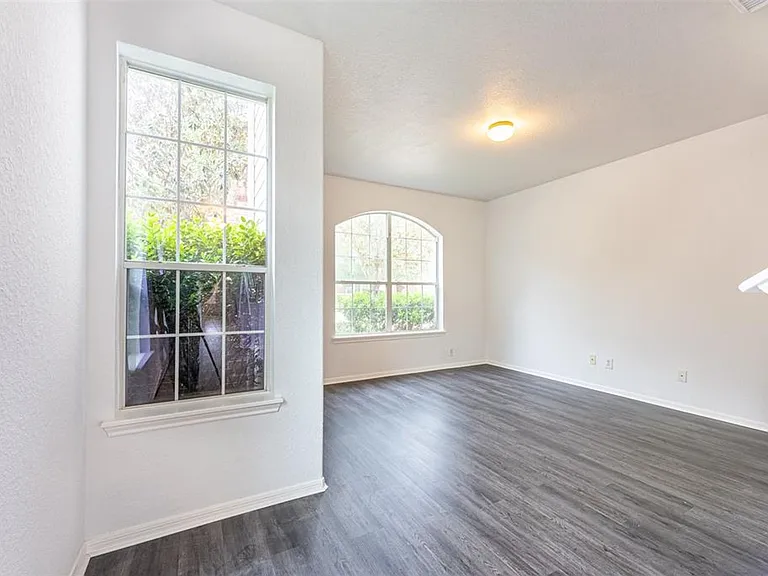 21706 Spring Vine Ln — Photo 14