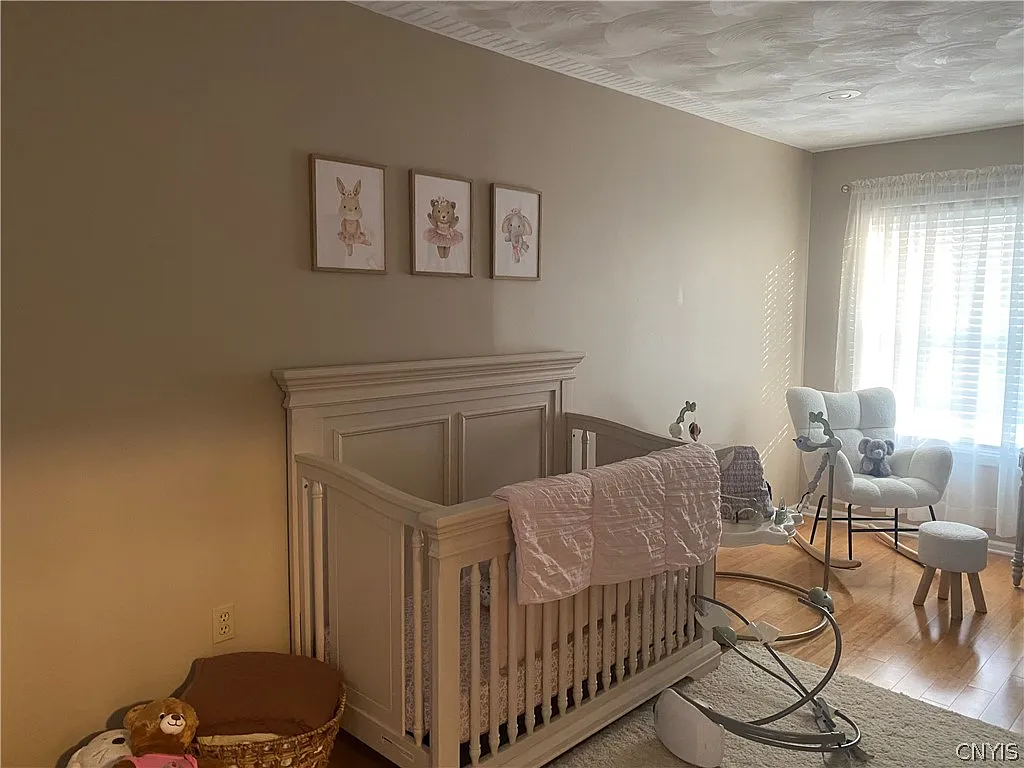 2 bed, 1.5 bath, 1136 sqft, $1,900 — Photo 3