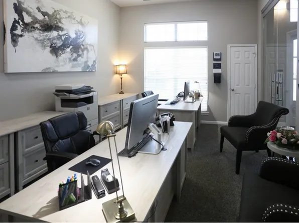 Turnberry Place Apartments